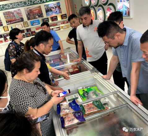 良之隆团队携客户来访万农水产基地深入考察交流